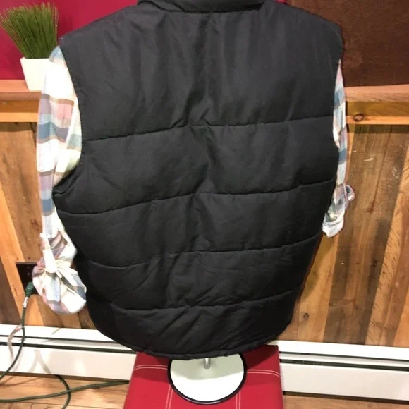 Old Navy Black Puffer Vest - Picture 5 of 9